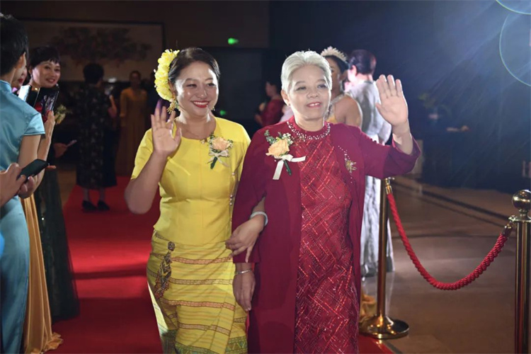 1697609256198614.jpg 23.jpg