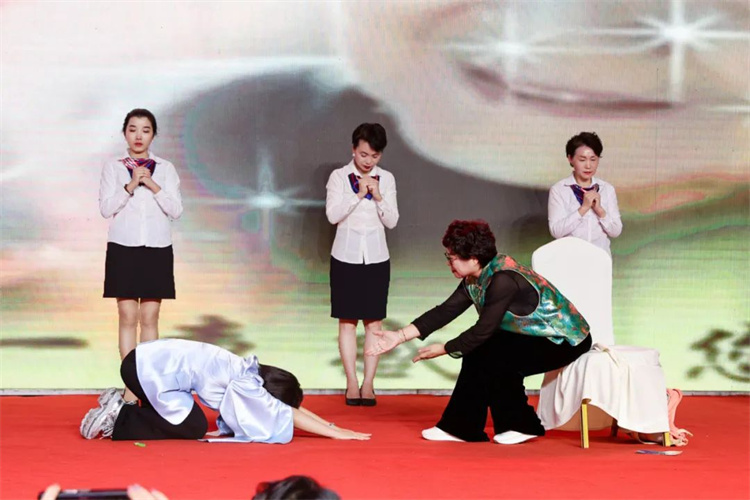 1729579494720193.jpg 209.jpg