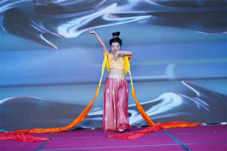 1745046357598925.jpg 84.jpg