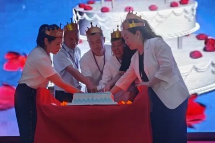 1761100669188105.jpg 79.jpg